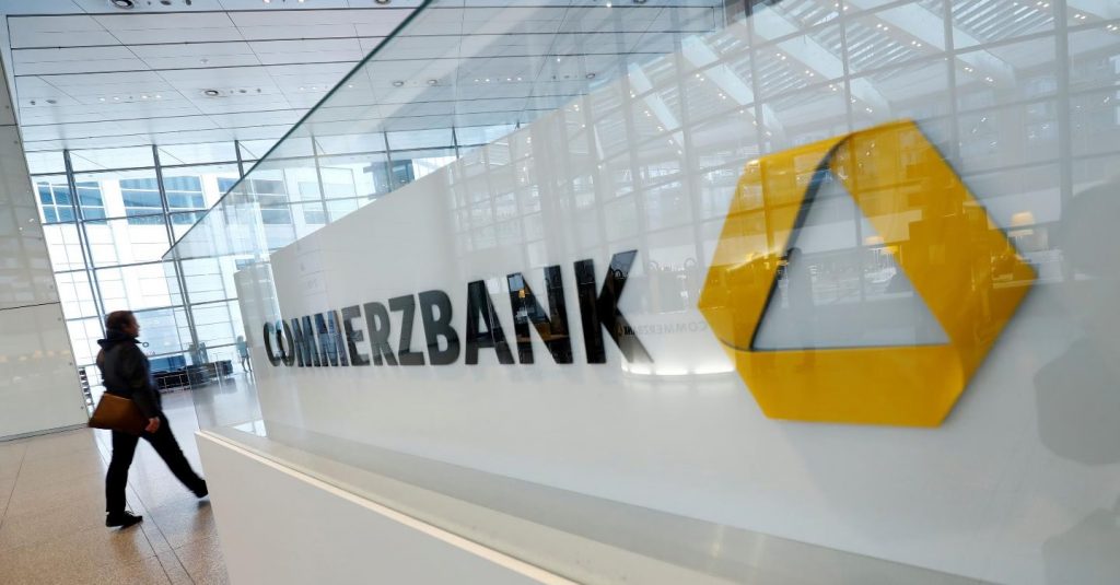 Commerzbank valuta l’acquisto di piccole banche tedesche per difendersi da Unicredit